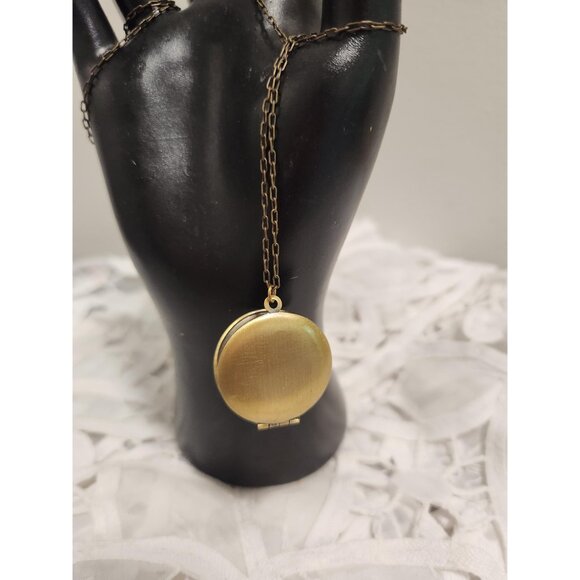 Vintage Floral Locket Necklace – Antique Bronze Round Pendant - Picture 10 of 10